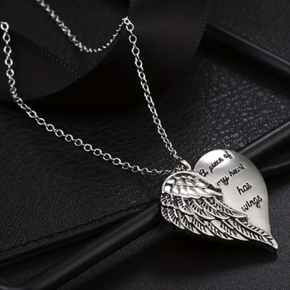 💖 Engraved Remembrance Wing & Heart Necklace NWT Silver Plated 💖